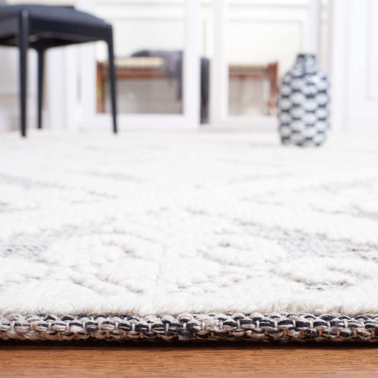 SAFAVIEH Handmade Vermont Davina Wool Rug