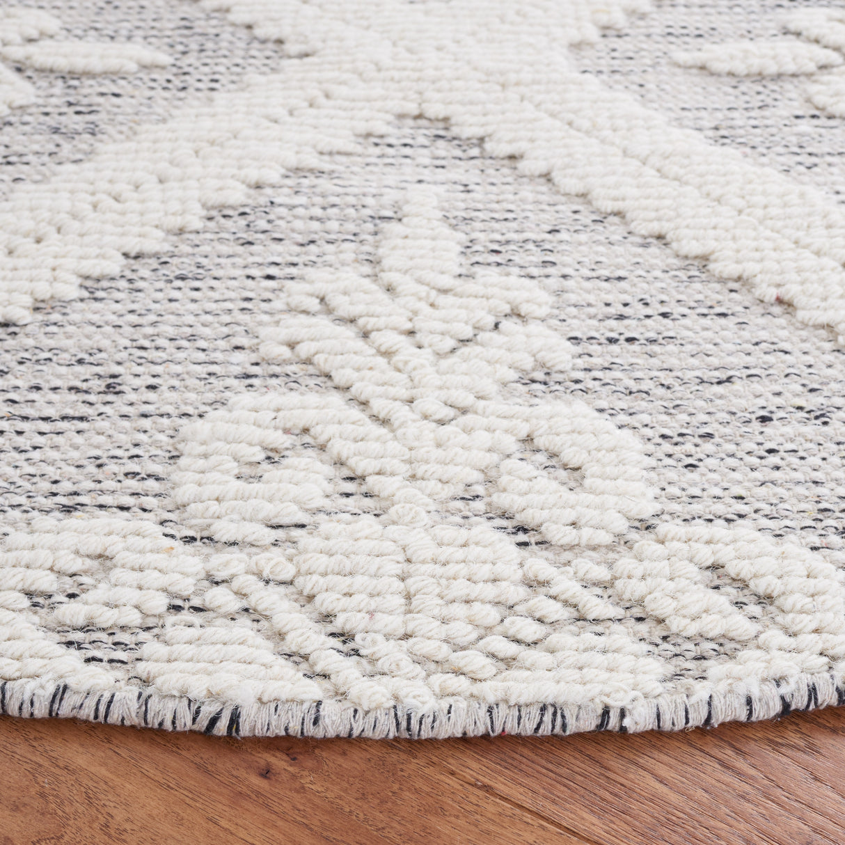 SAFAVIEH Handmade Vermont Davina Wool Rug