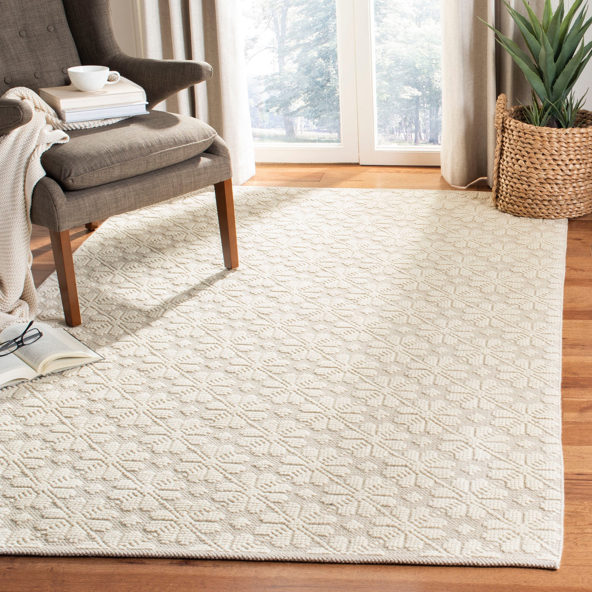 SAFAVIEH Handmade Vermont Jolie Wool Rug