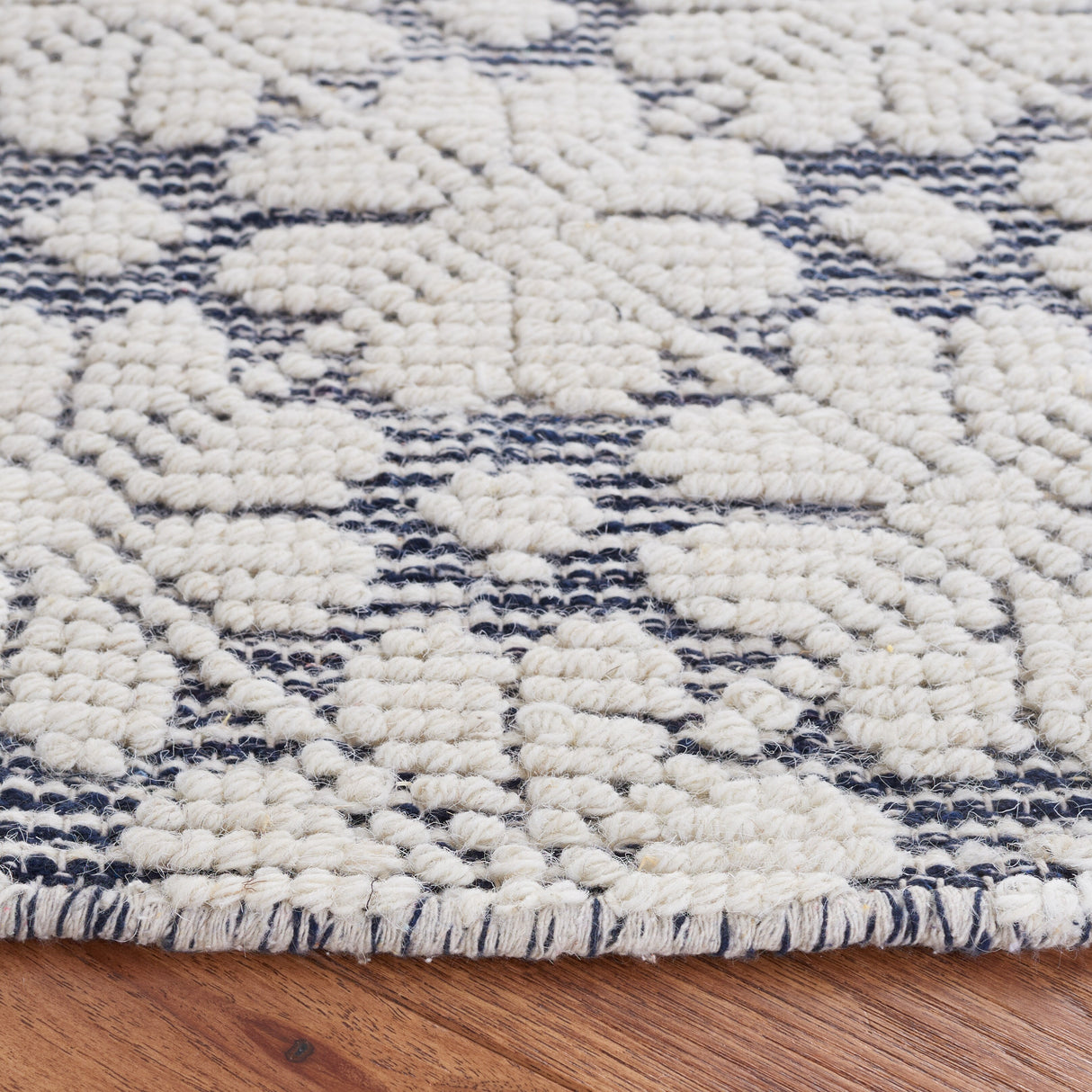 SAFAVIEH Handmade Vermont Jolie Wool Rug