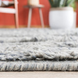 SAFAVIEH Handmade Vermont Kami Wool Rug