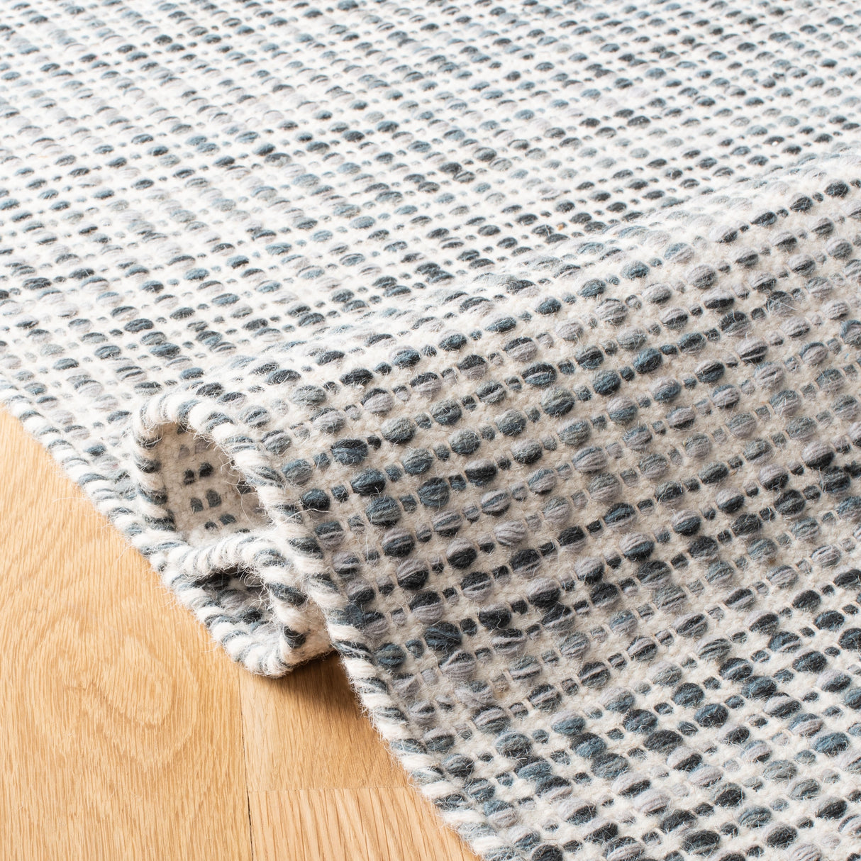 SAFAVIEH Handmade Vermont Keisha Wool Rug