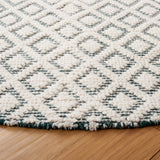 SAFAVIEH Handmade Vermont Latrice Wool Rug