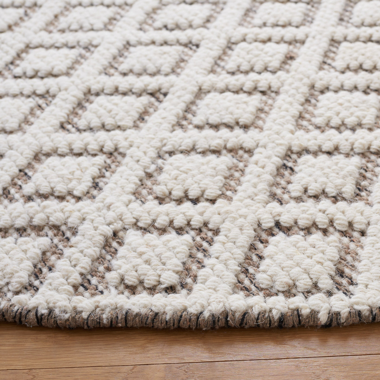 SAFAVIEH Handmade Vermont Latrice Wool Rug