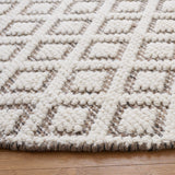 SAFAVIEH Handmade Vermont Latrice Wool Rug