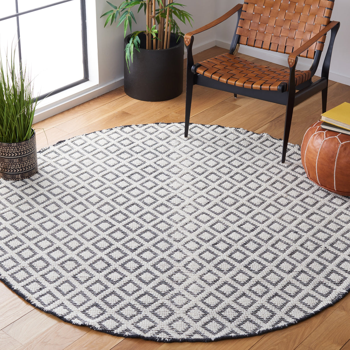 SAFAVIEH Handmade Vermont Latrice Wool Rug