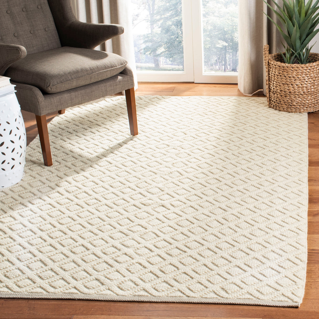 SAFAVIEH Handmade Vermont Latrice Wool Rug