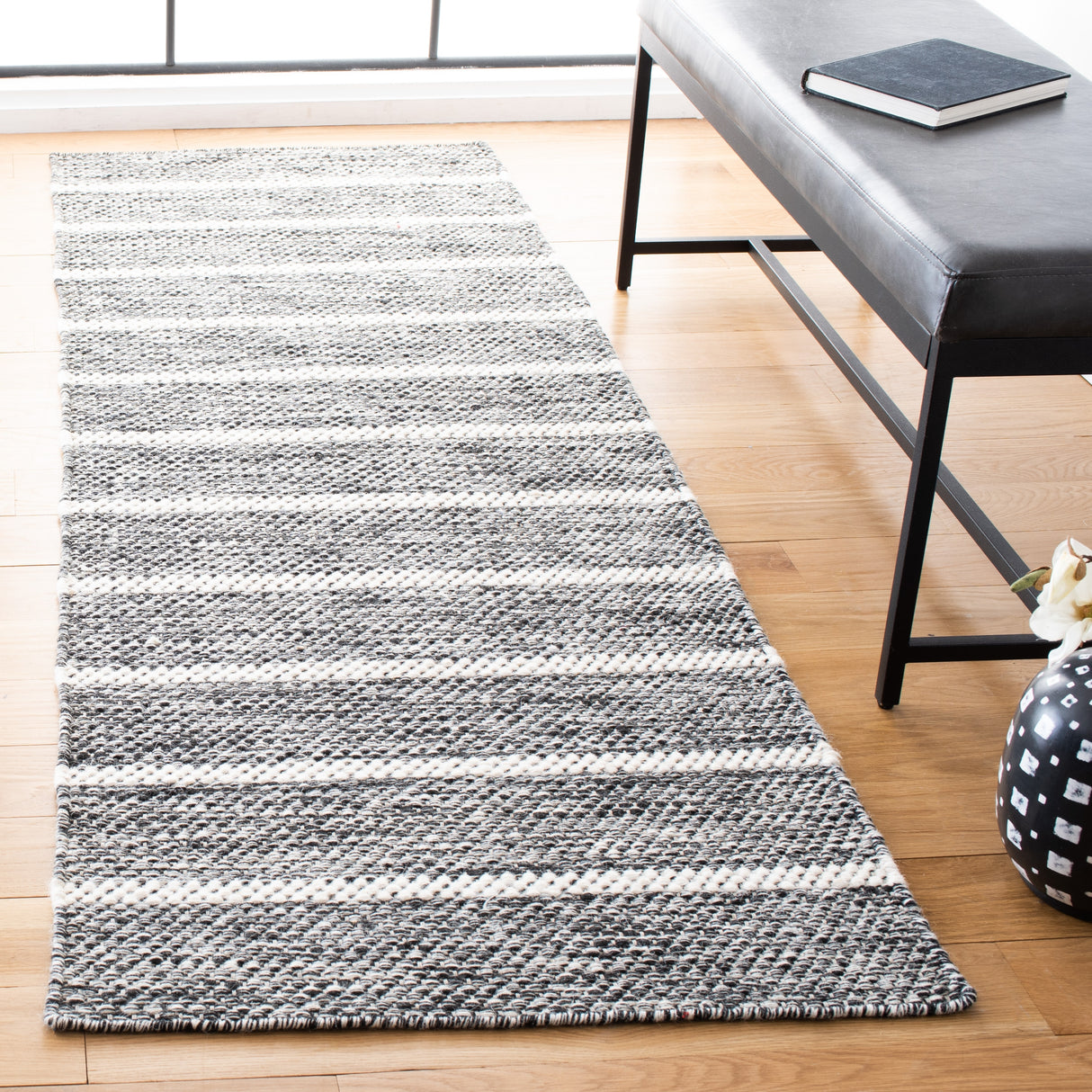 SAFAVIEH Handmade Vermont Misti Stripe Wool Rug