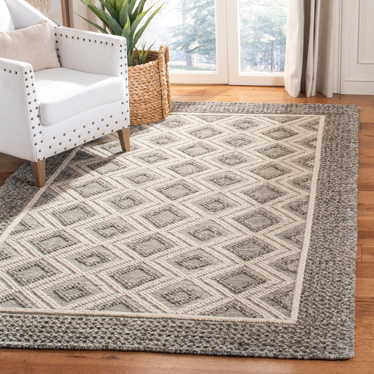 SAFAVIEH Handmade Vermont Shonna Wool Rug