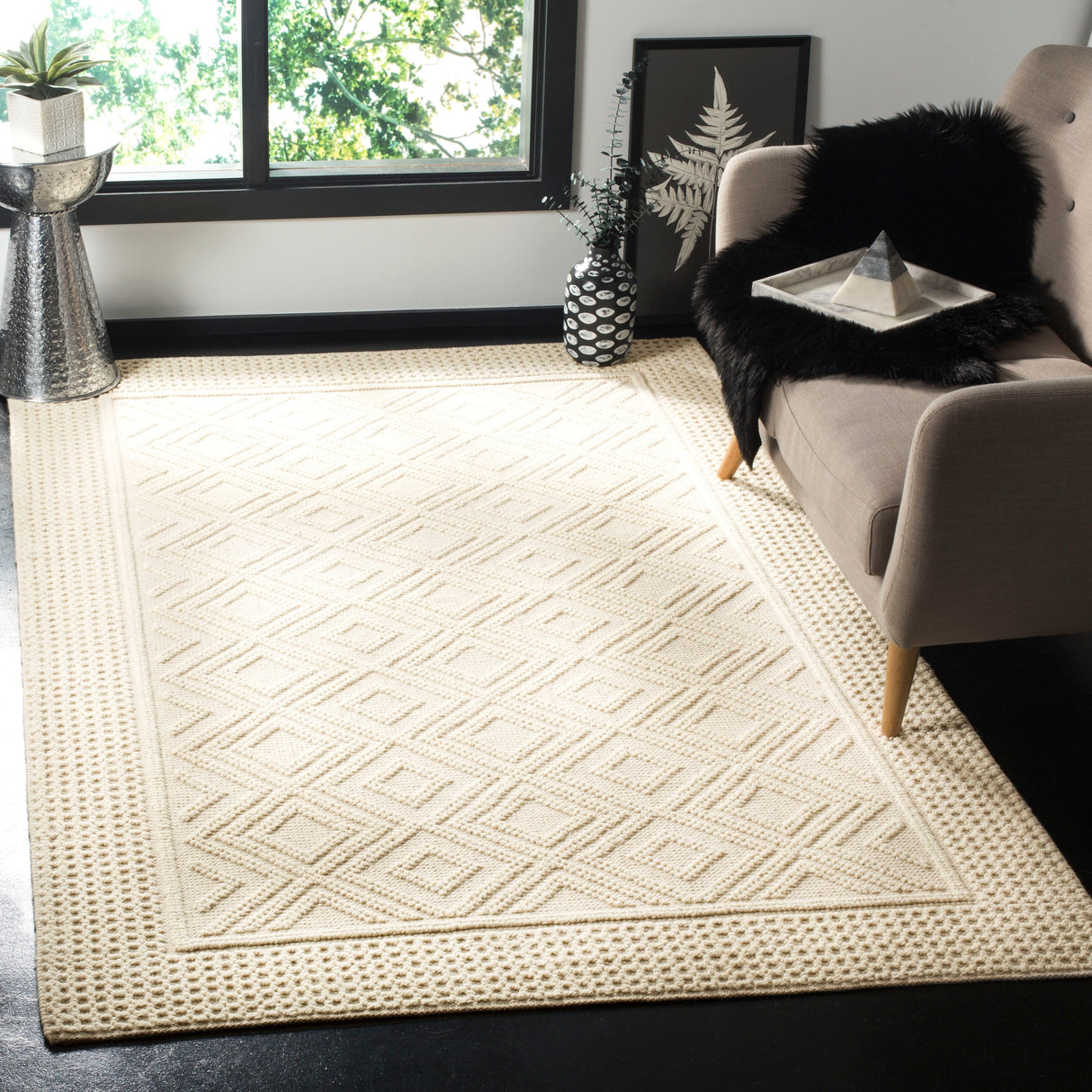 SAFAVIEH Handmade Vermont Shonna Wool Rug