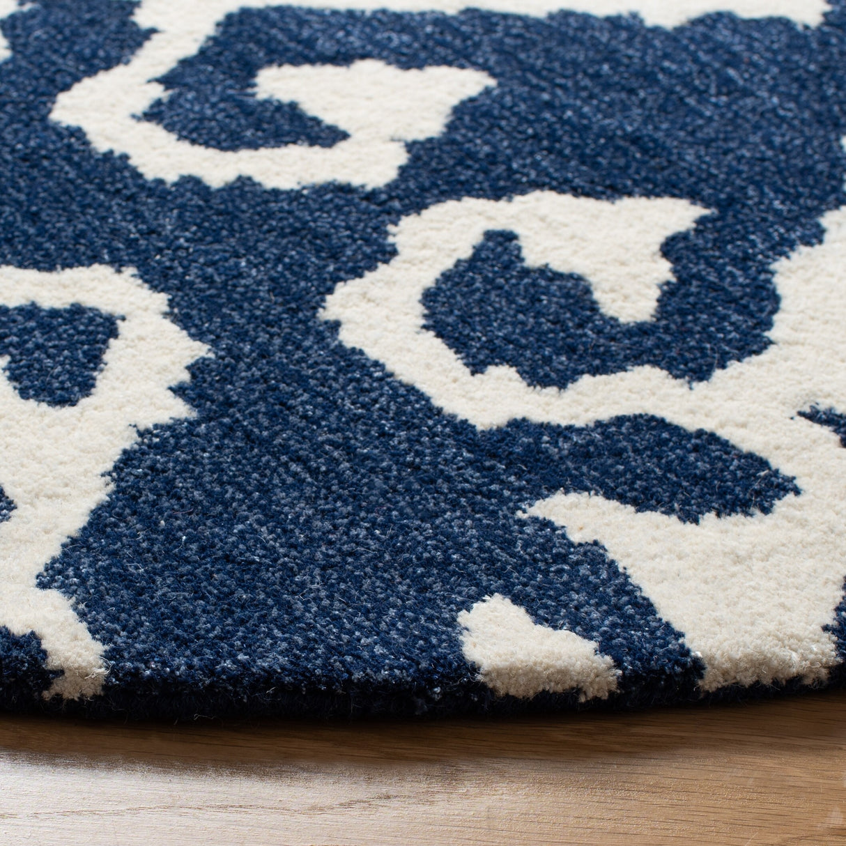 SAFAVIEH Handmade Wyndham Bekin Modern Wool Rug