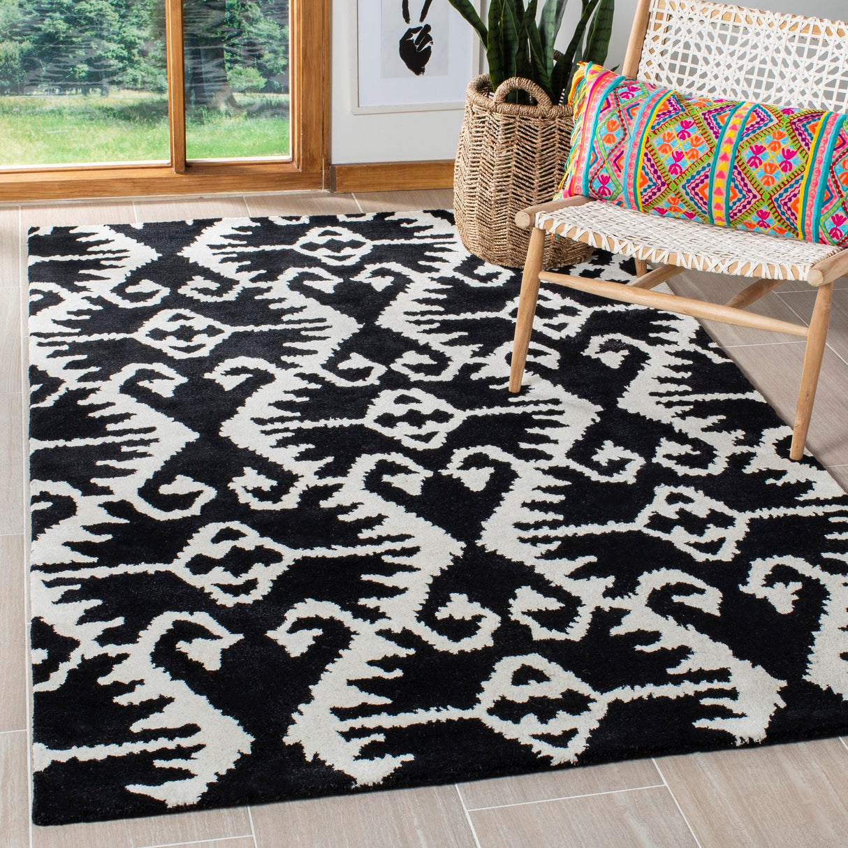 SAFAVIEH Handmade Wyndham Bekin Modern Wool Rug