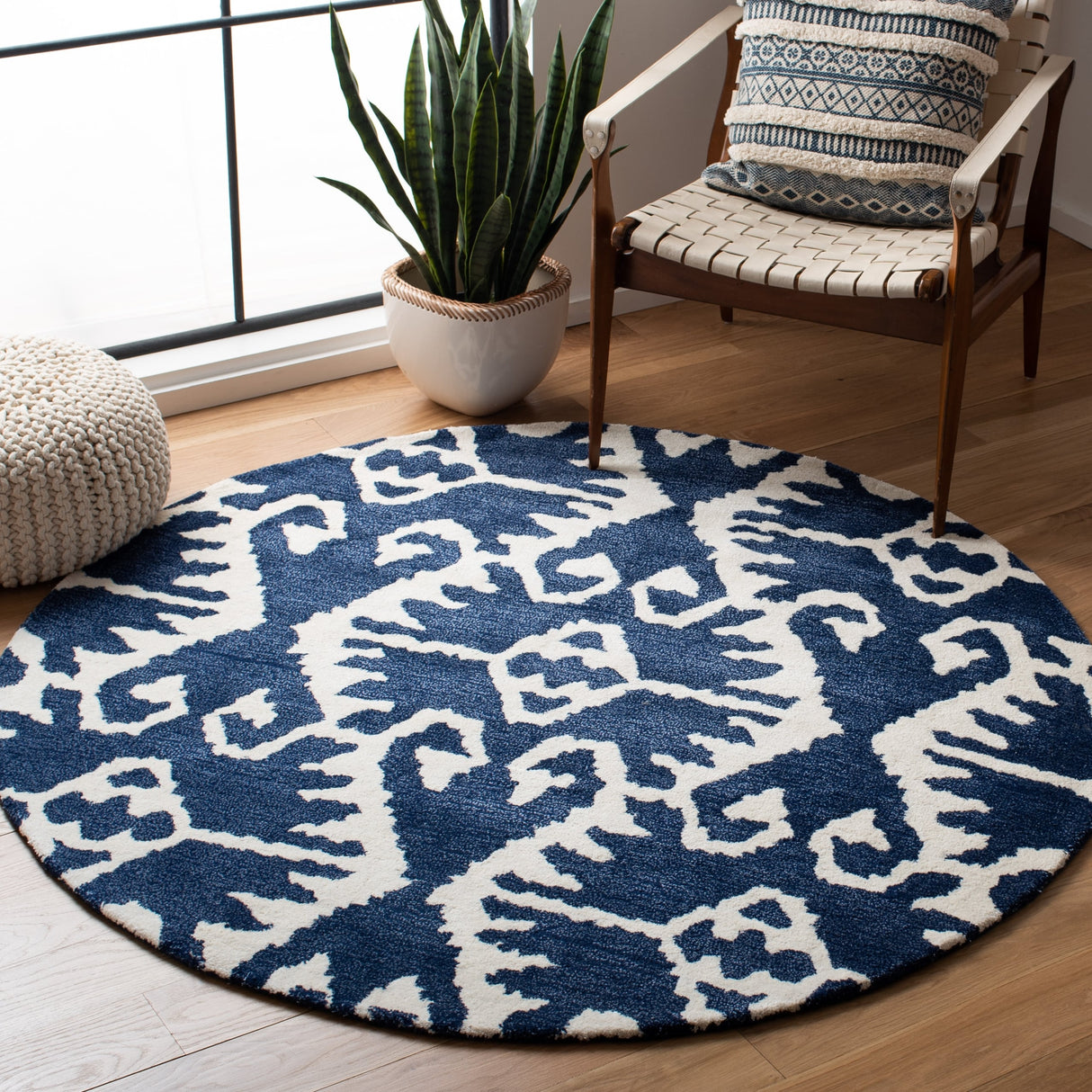 SAFAVIEH Handmade Wyndham Bekin Modern Wool Rug