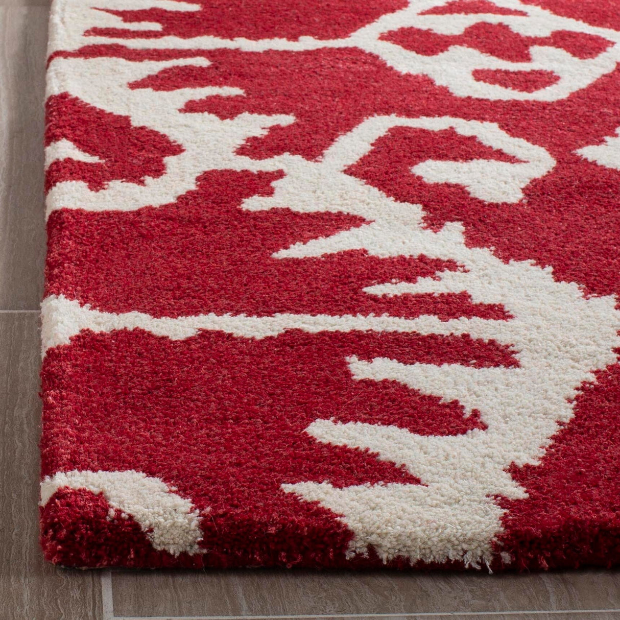 SAFAVIEH Handmade Wyndham Bekin Modern Wool Rug