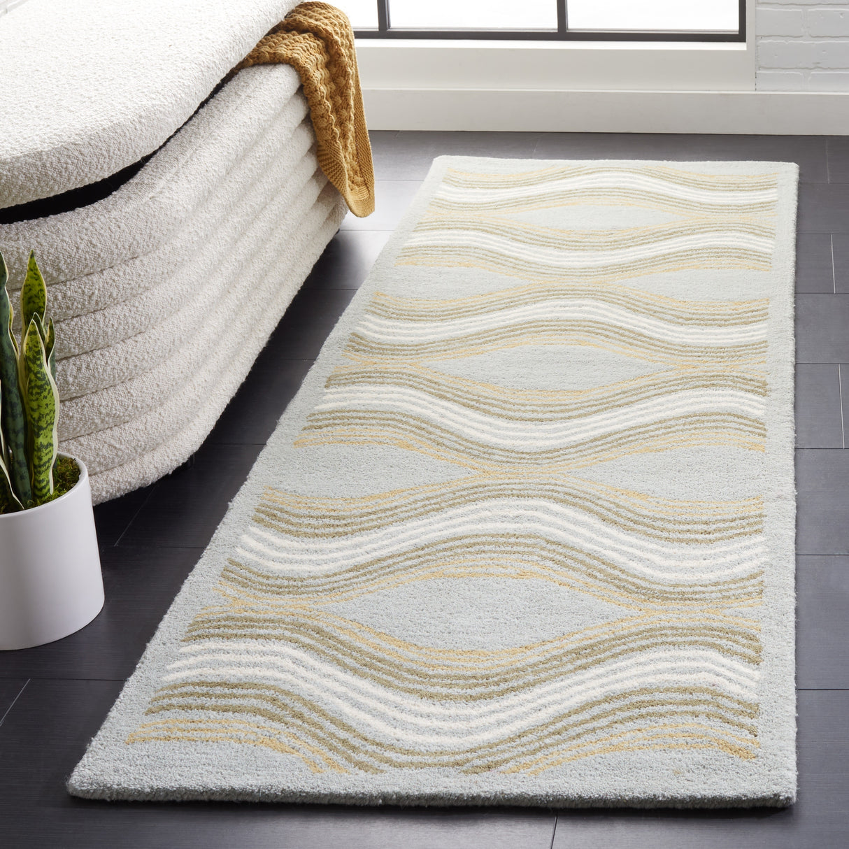 SAFAVIEH Handmade Wyndham Firdes Modern Wool Rug