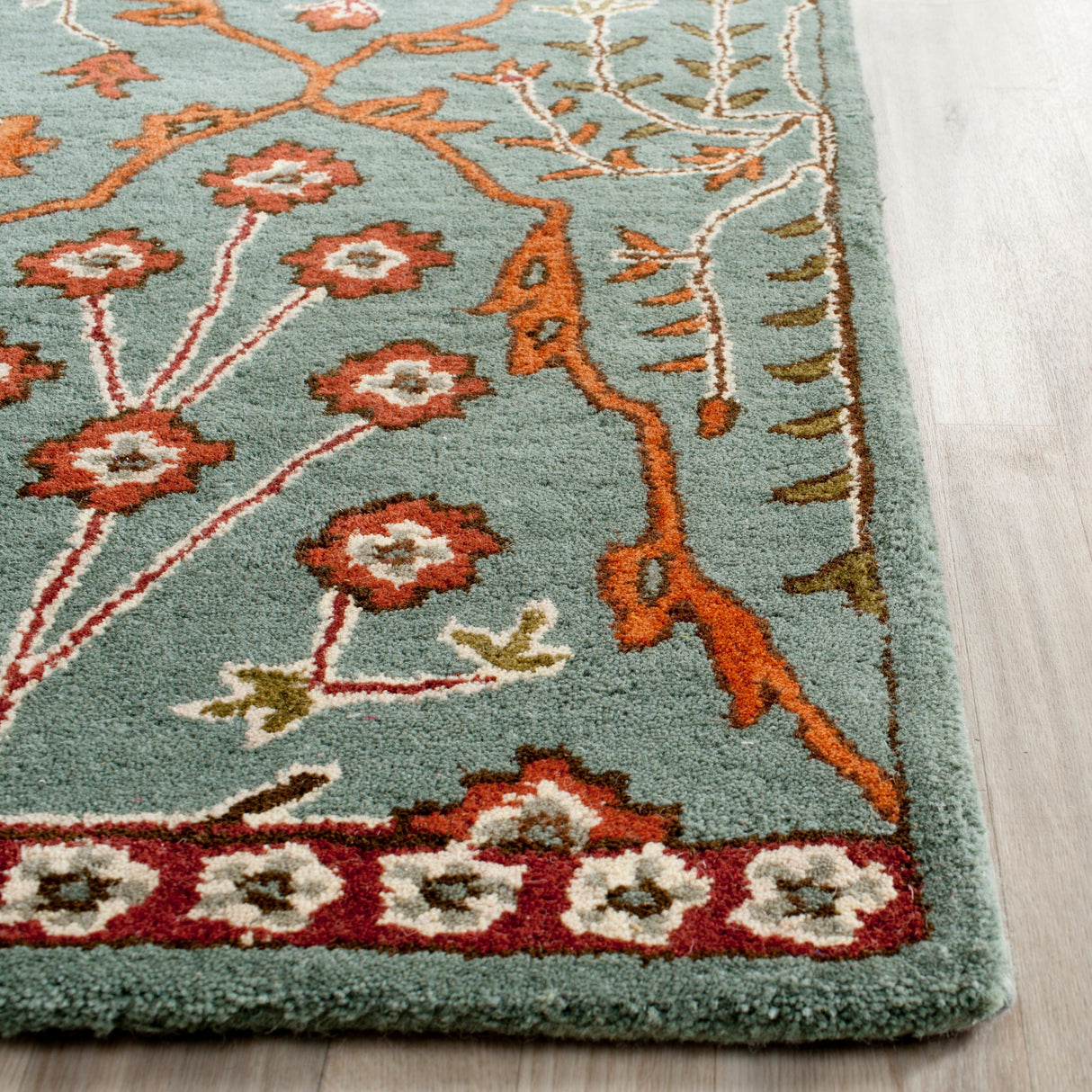 SAFAVIEH Handmade Wyndham Iori Modern Wool Rug