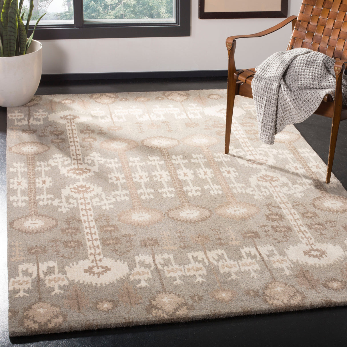 SAFAVIEH Handmade Wyndham Linette Modern Wool Rug