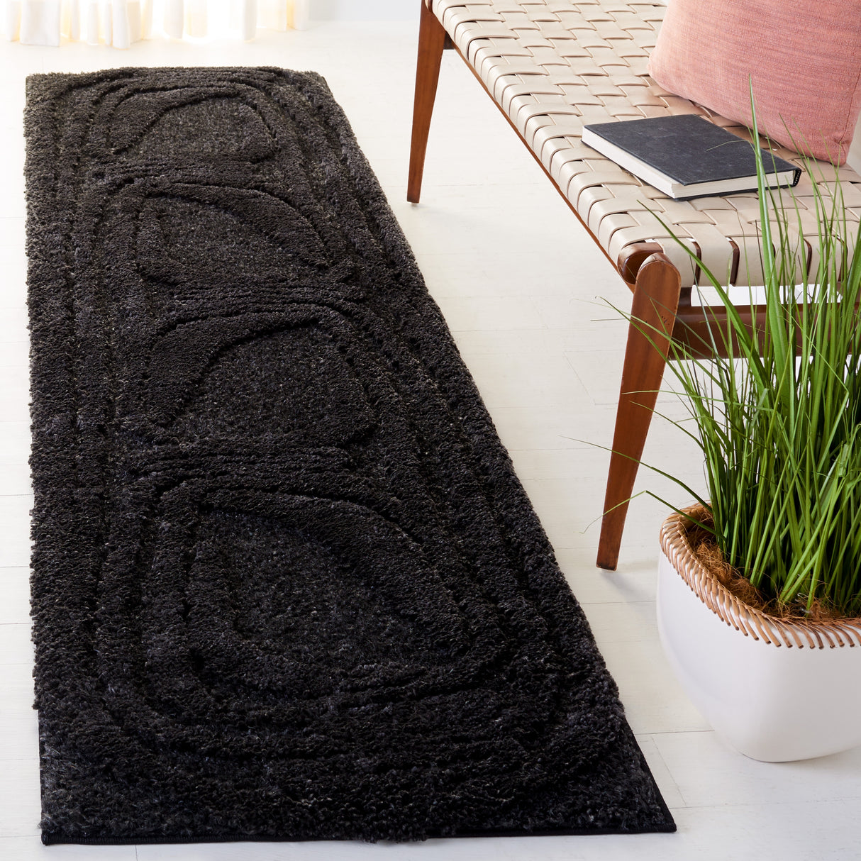 SAFAVIEH Hi-Lo Shag Moira Modern 1.6-inch Thick Rug