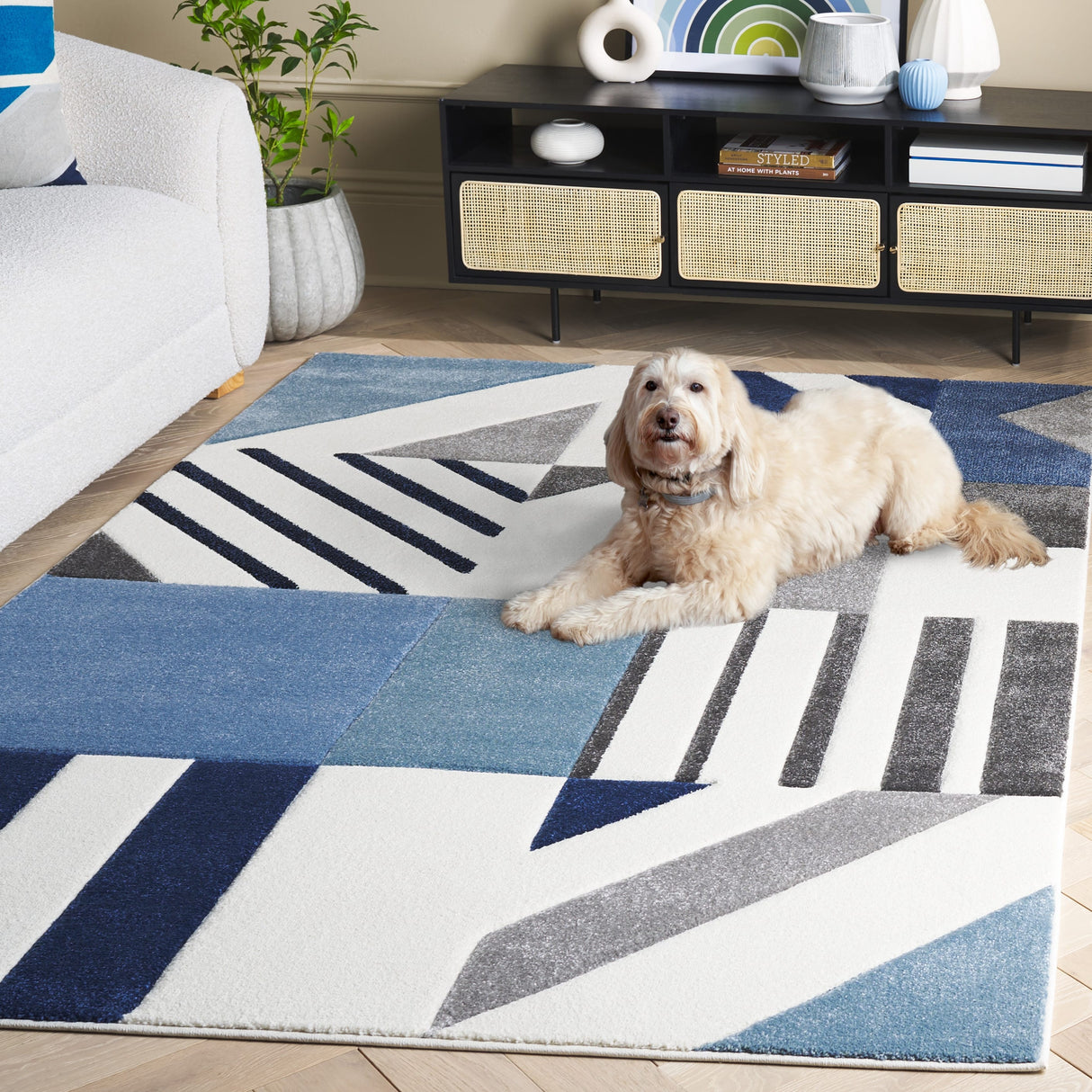 SAFAVIEH Hollywood Tzana Mid-Century Modern Abstract Rug