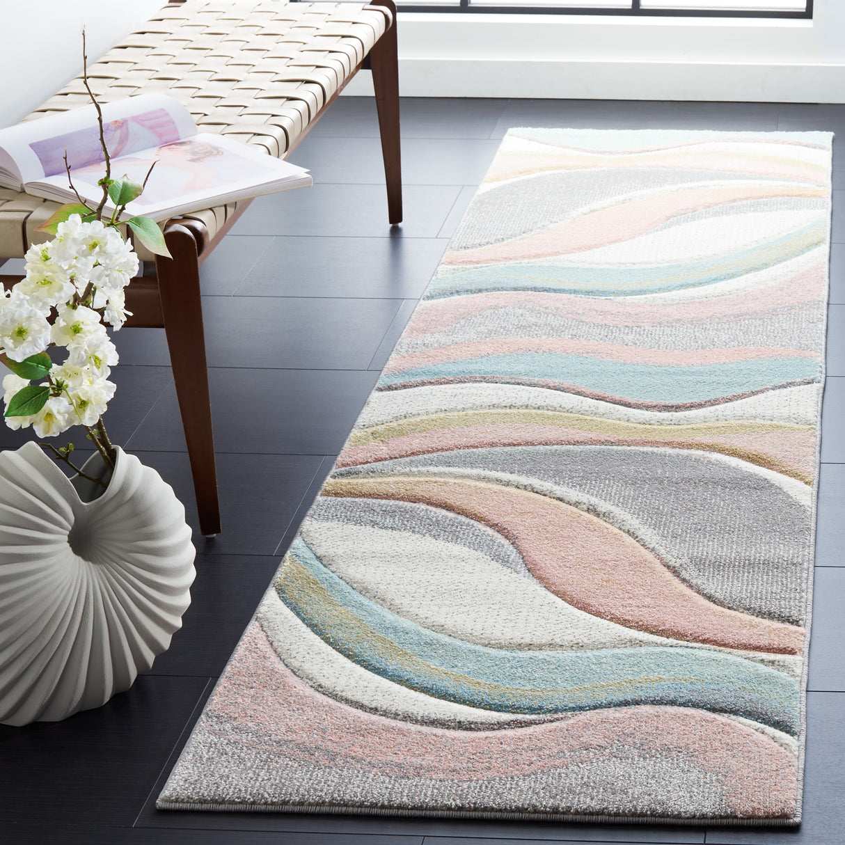 SAFAVIEH Hollywood Zohreh Mid-Century Modern Abstract Rug