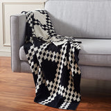 SAFAVIEH Home Zhuri 50x60-inch Throw