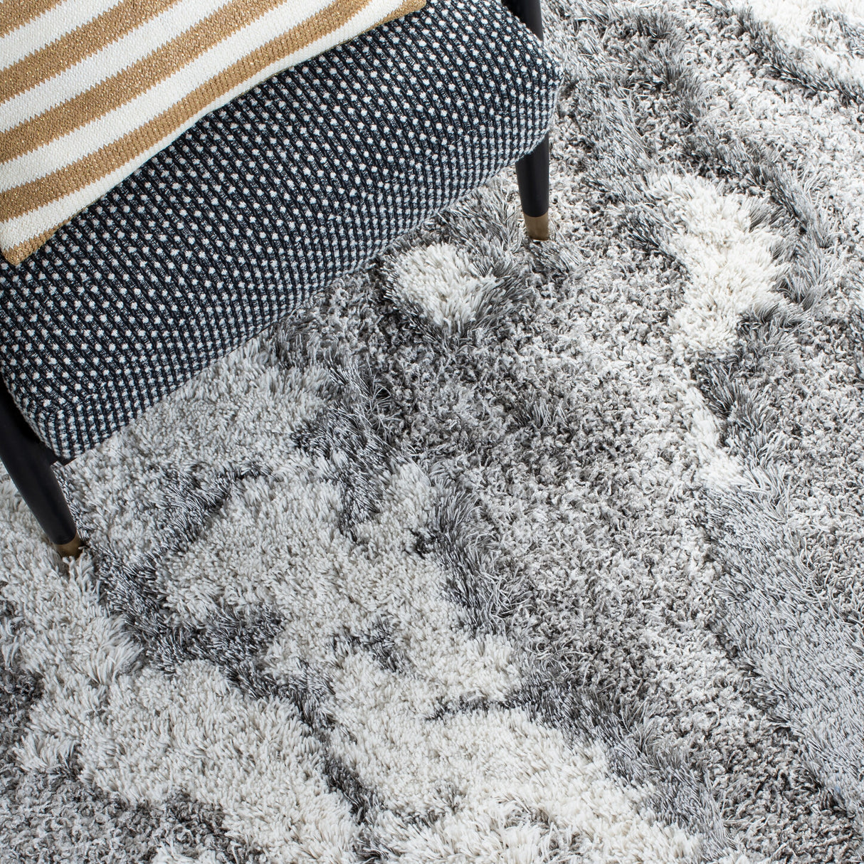 SAFAVIEH Horizon Shag Remona 2.6-inch Thick Rug