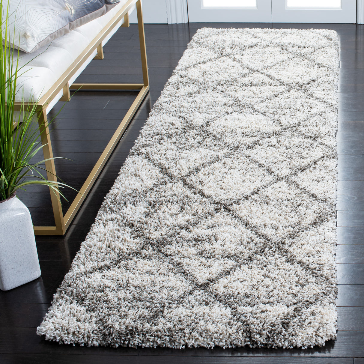 SAFAVIEH Hudson Shag Raili Diamond Trellis 2-inch Thick Rug