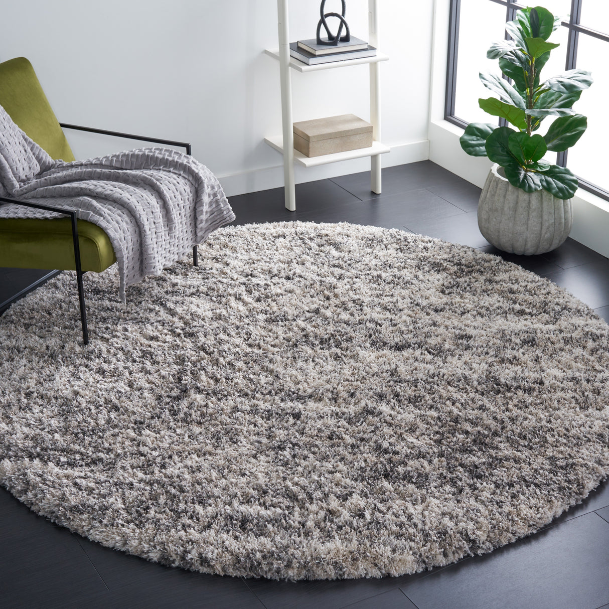 SAFAVIEH Iceland Shag Sharla Flokati 2.6-inch Thick Rug