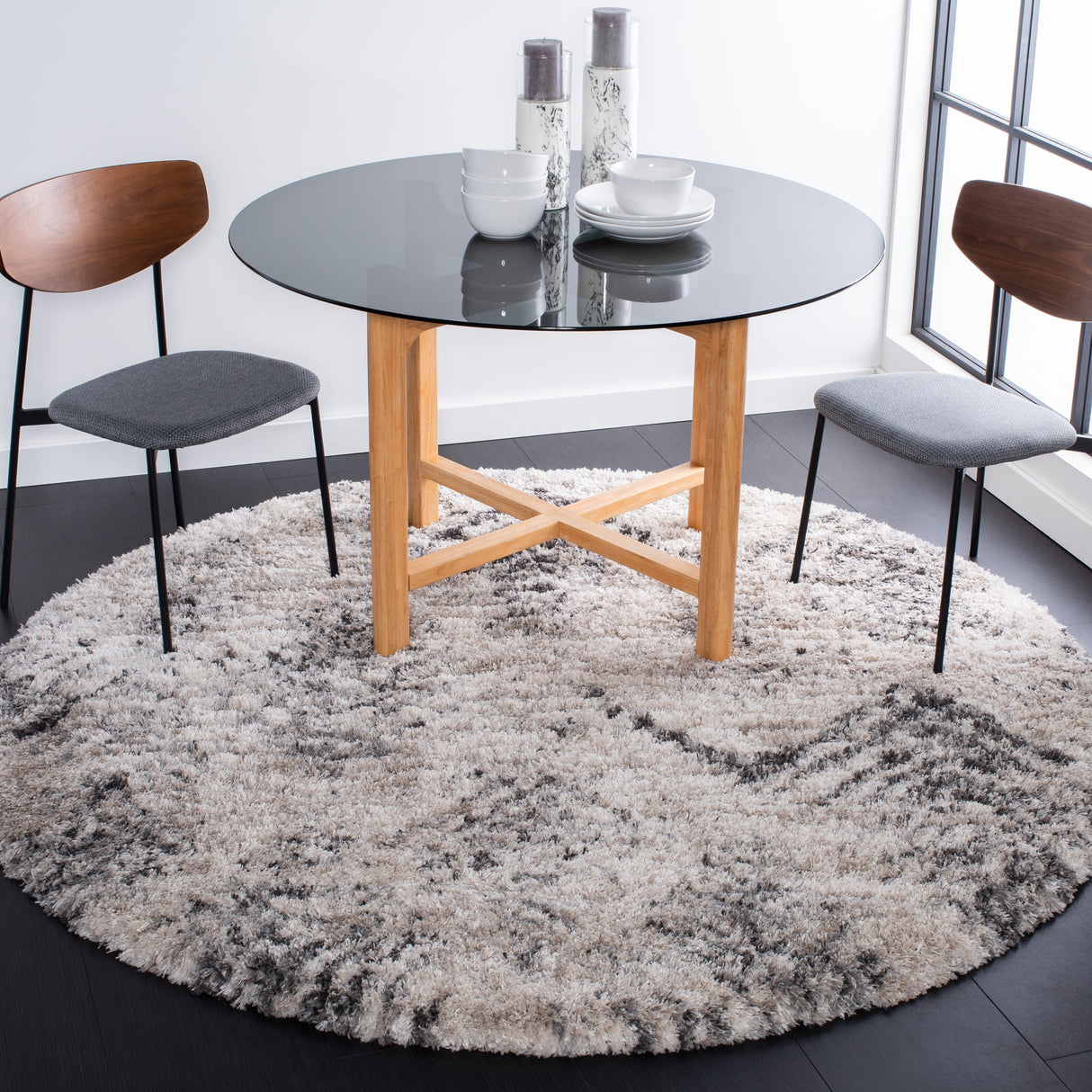 SAFAVIEH Iceland Shag Zandra Flokati 2.6-inch Thick Rug