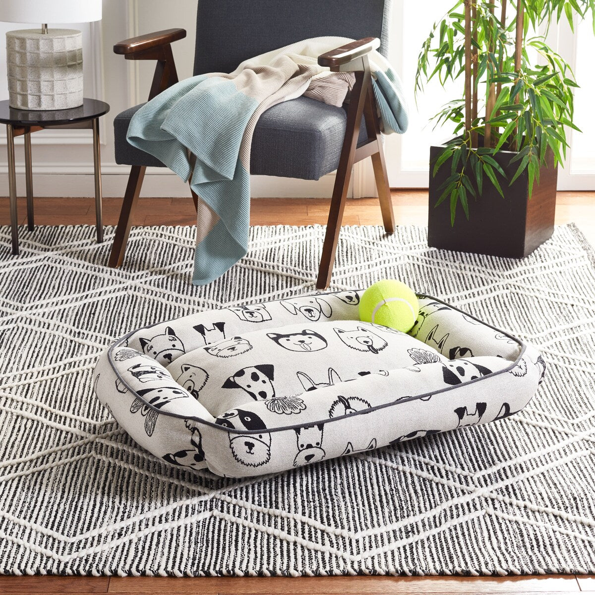 SAFAVIEH Izabelle Dog Bed