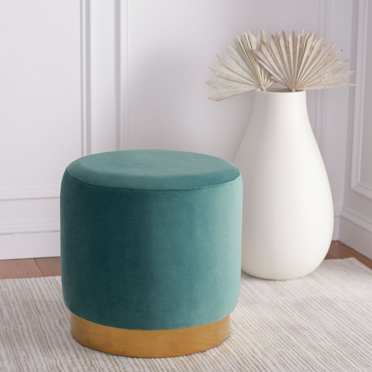 SAFAVIEH Jazlyn Round Ottoman