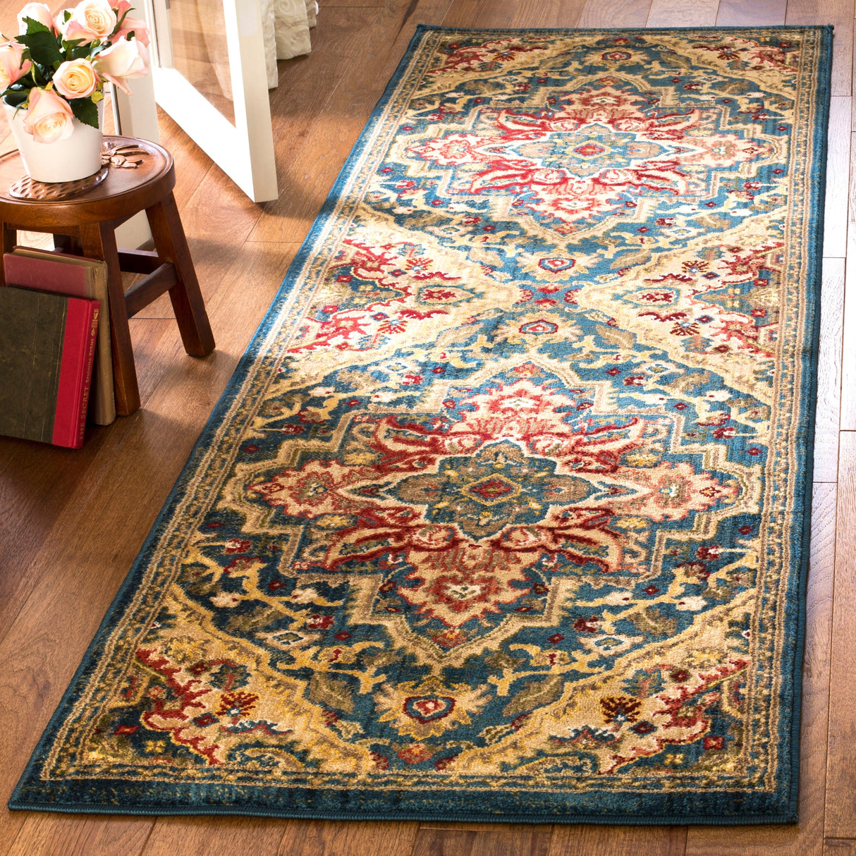 SAFAVIEH Kashan Cherrie Oriental Rug with Fringe