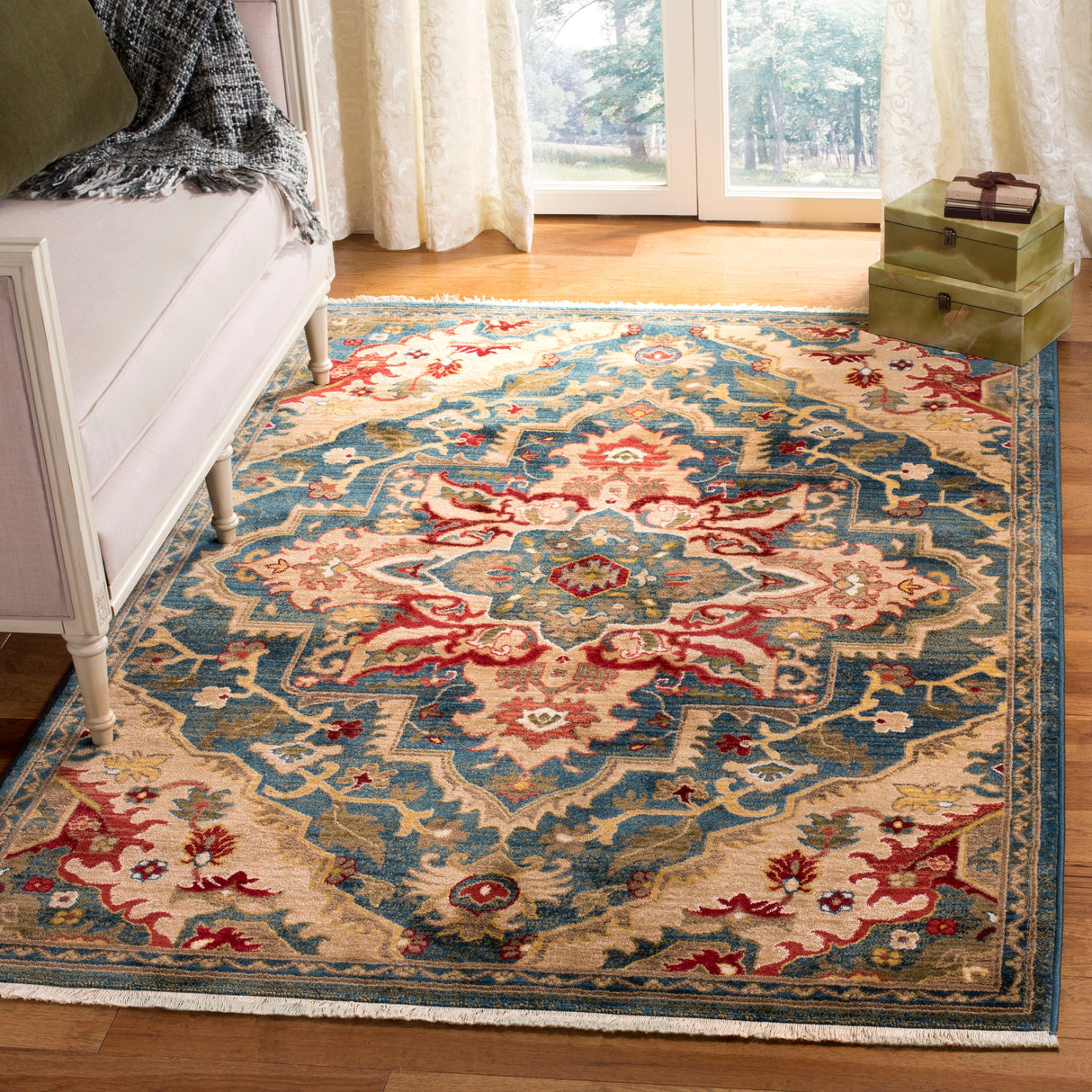 SAFAVIEH Kashan Cherrie Oriental Rug with Fringe