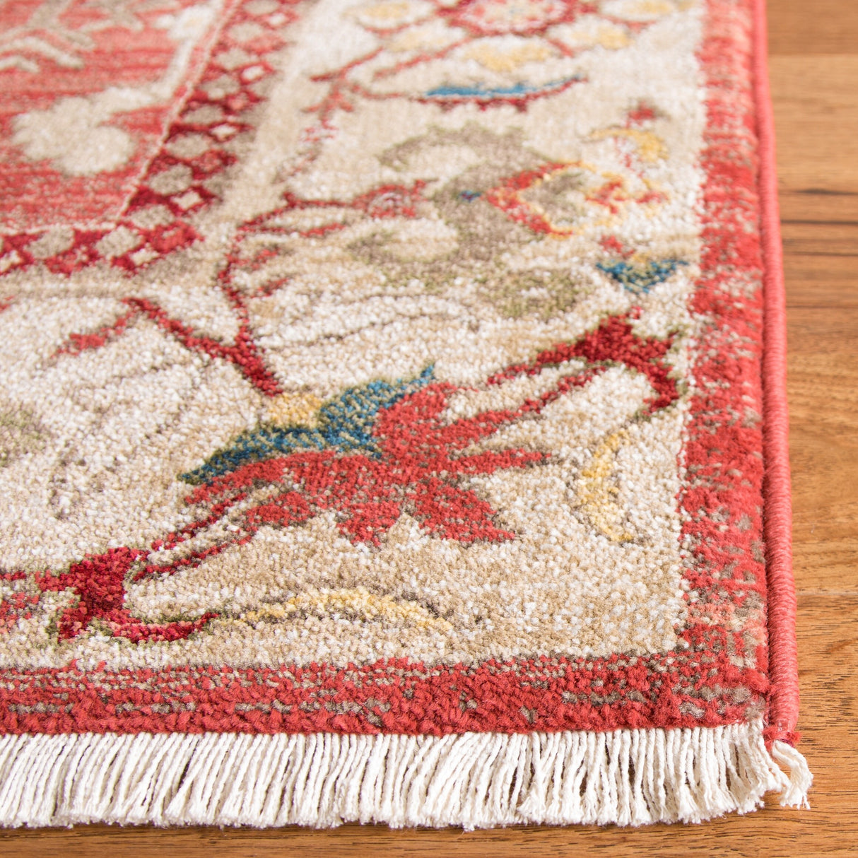 SAFAVIEH Kashan Laureen Oriental Rug with Fringe