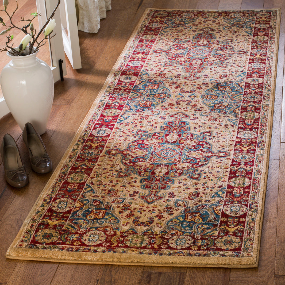 SAFAVIEH Kashan Marybeth Oriental Rug with Fringe