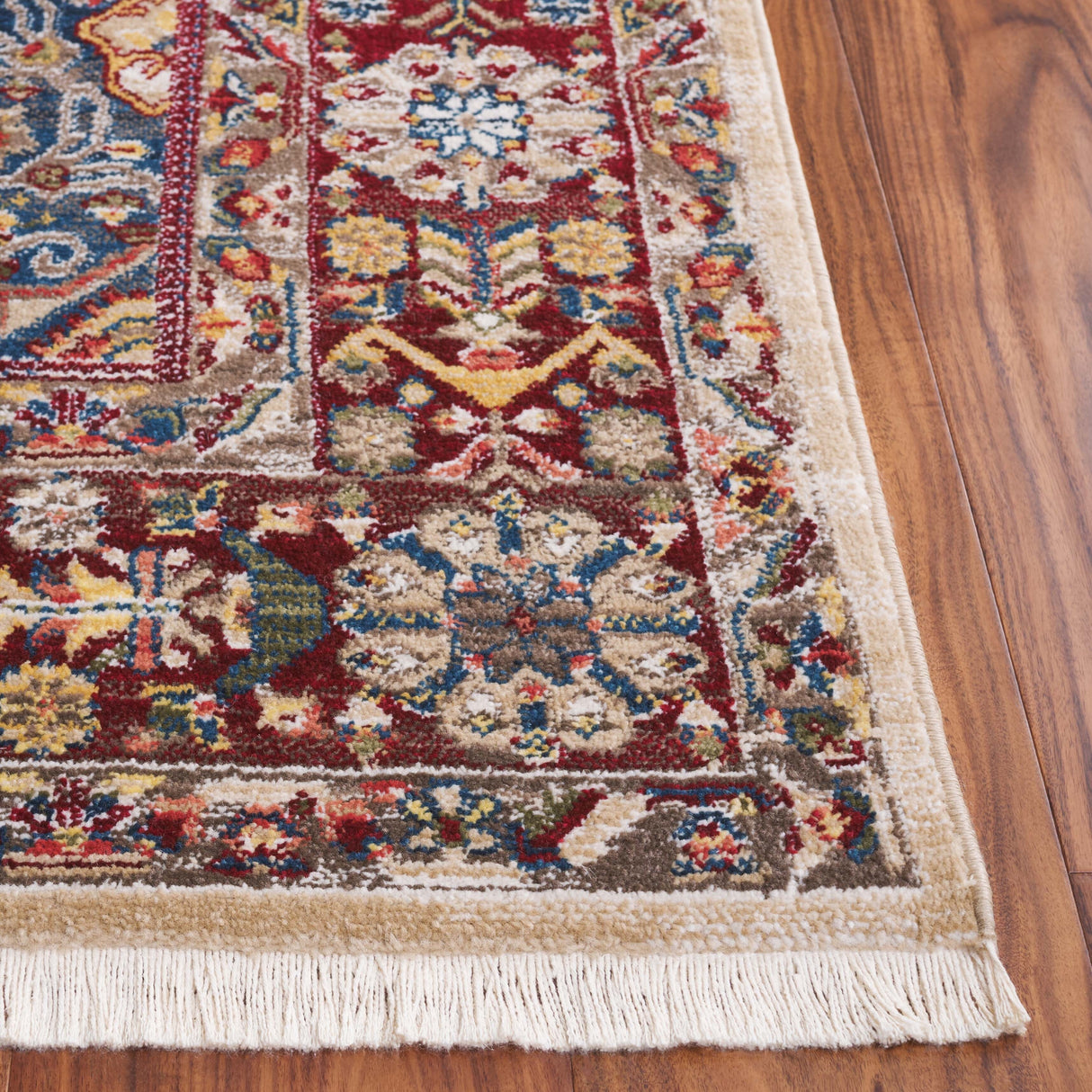 SAFAVIEH Kashan Marybeth Oriental Rug with Fringe