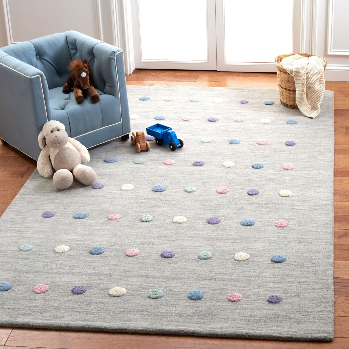 SAFAVIEH Kids Karan Polka Dot Wool Rug