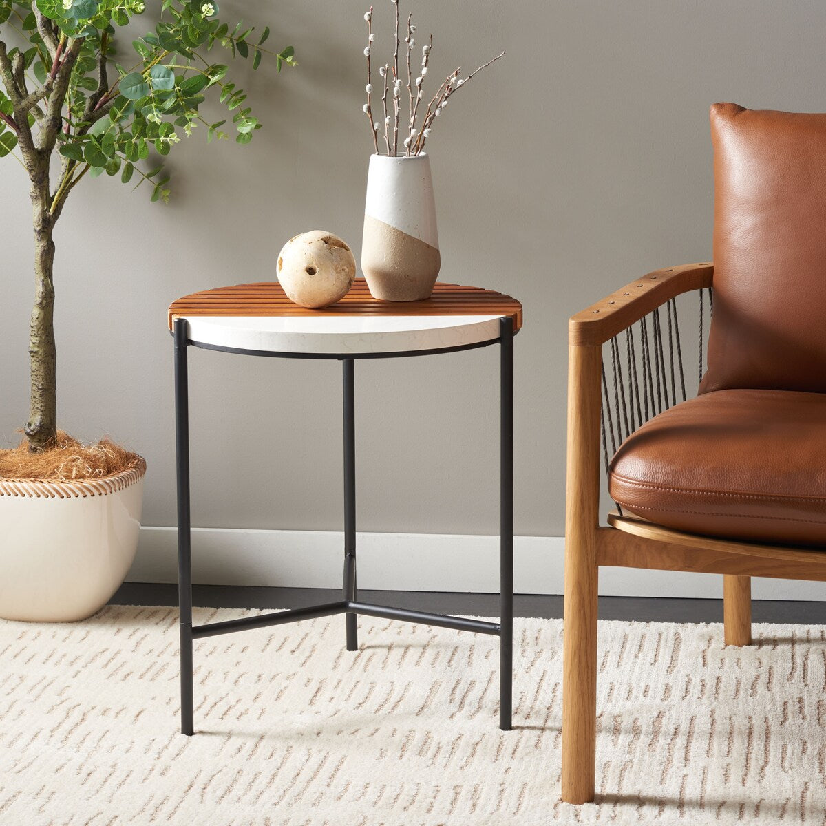 SAFAVIEH Kira End Table - 18" W x 19" D x 22" H - 18Wx19Dx22H