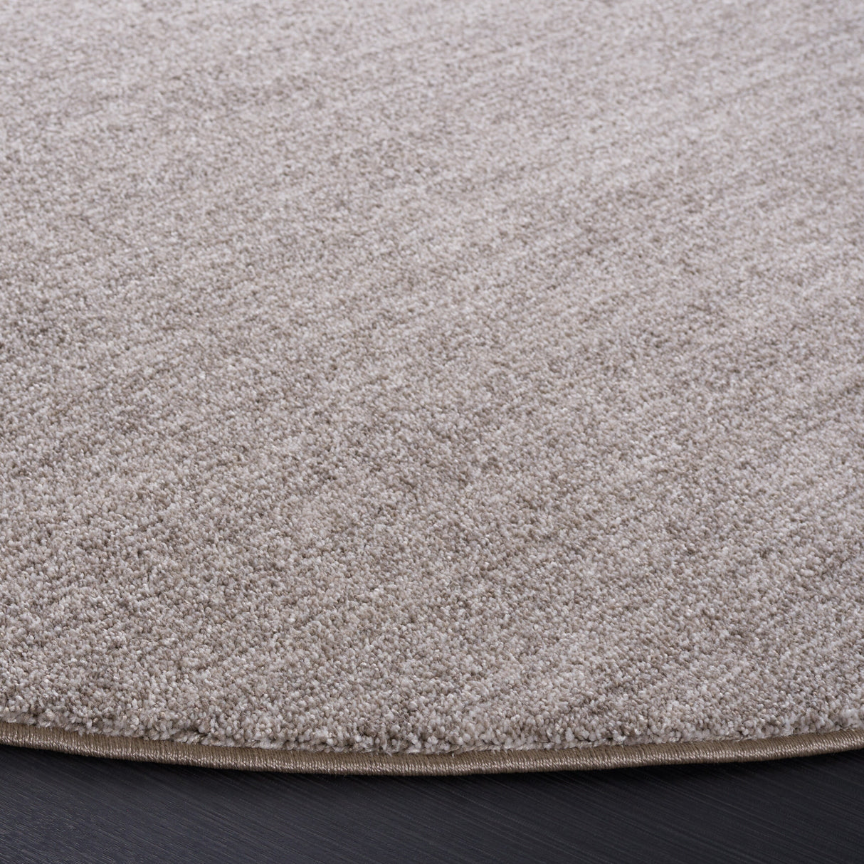 SAFAVIEH Lasa Nanci Modern Solid Rug