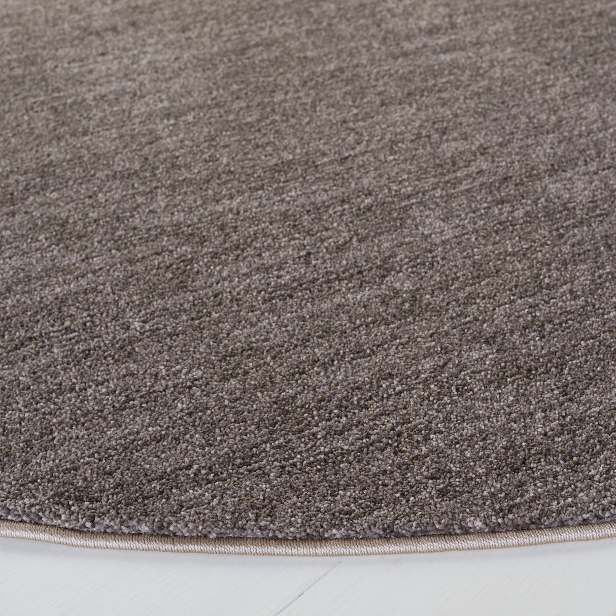 SAFAVIEH Lasa Nanci Modern Solid Rug