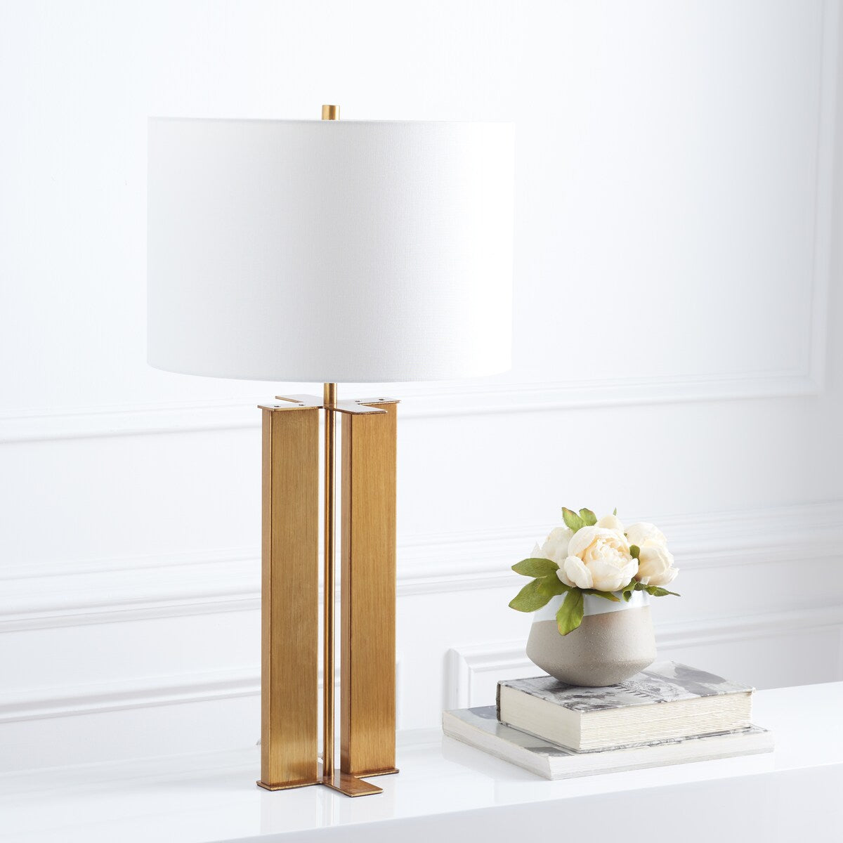 SAFAVIEH Lighting Appoline 28" Table Lamp - 15" W x 15" D x 28" H - 15Wx15Dx28H