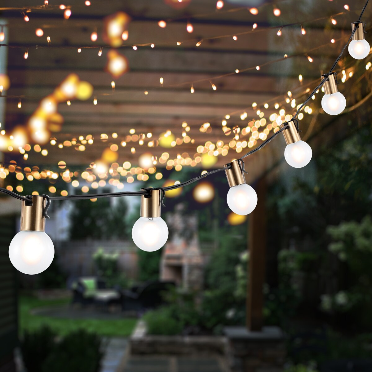 SAFAVIEH Lighting Ellice 10 Ft LED Outdoor String Lights - Brass/Black - 120Wx2Dx3H