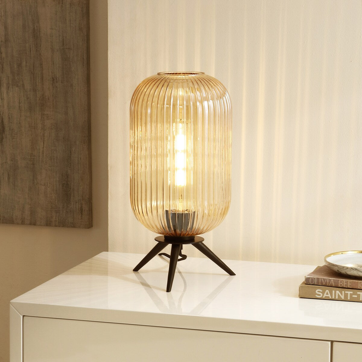 SAFAVIEH Lighting Elsebet 17" Modern & Contemporary Table Lamp - 12" W x 12" D x 19" H - 12Wx12Dx19H