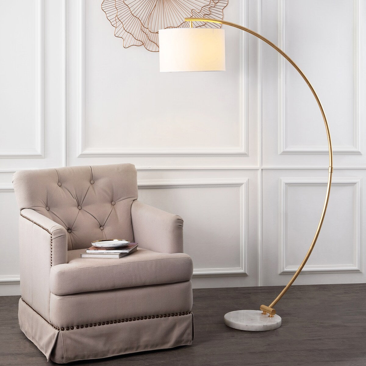 SAFAVIEH Lighting Fieke 70-inch Floor Lamp - 38" W x 14" D x 70" H - Gold/White - 38Wx14Dx70H