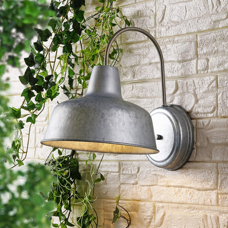 SAFAVIEH Lighting Goril Outdoor Wall Sconce - 11" W x 14" D x 13" H - 11Wx14Dx13H