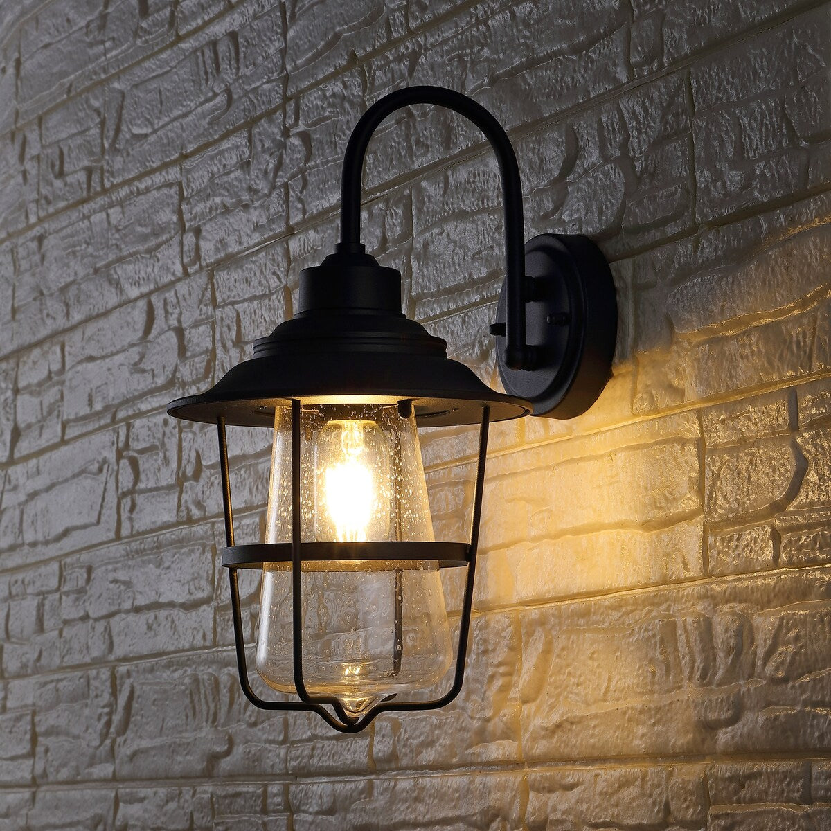 SAFAVIEH Lighting Hallveig Outdoor Wall Sconce - 10" W x 9" D x 15" H - 10Wx9Dx15H