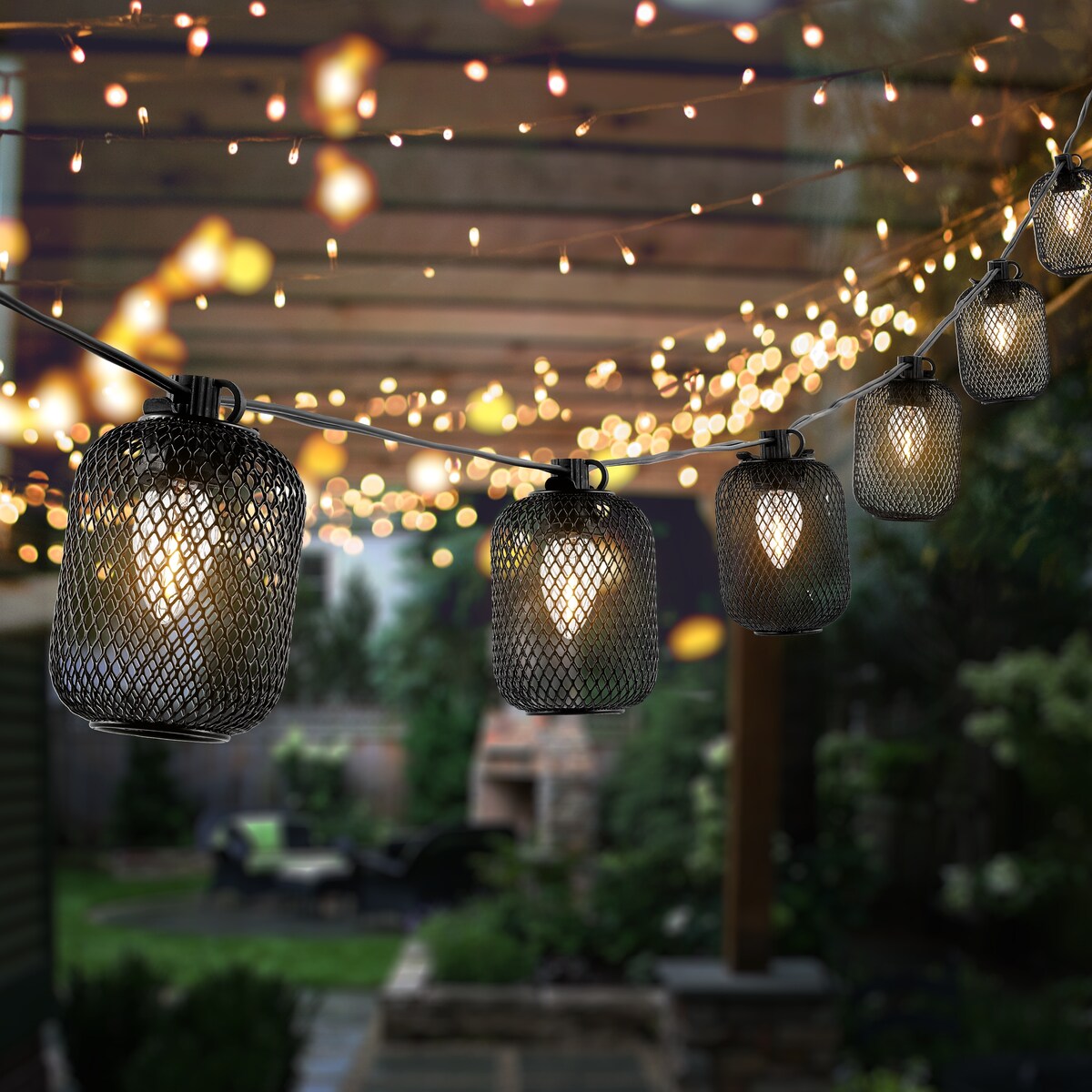 SAFAVIEH Lighting Josephine 10 Ft LED Outdoor String Lights - Black - 120Wx2Dx4H