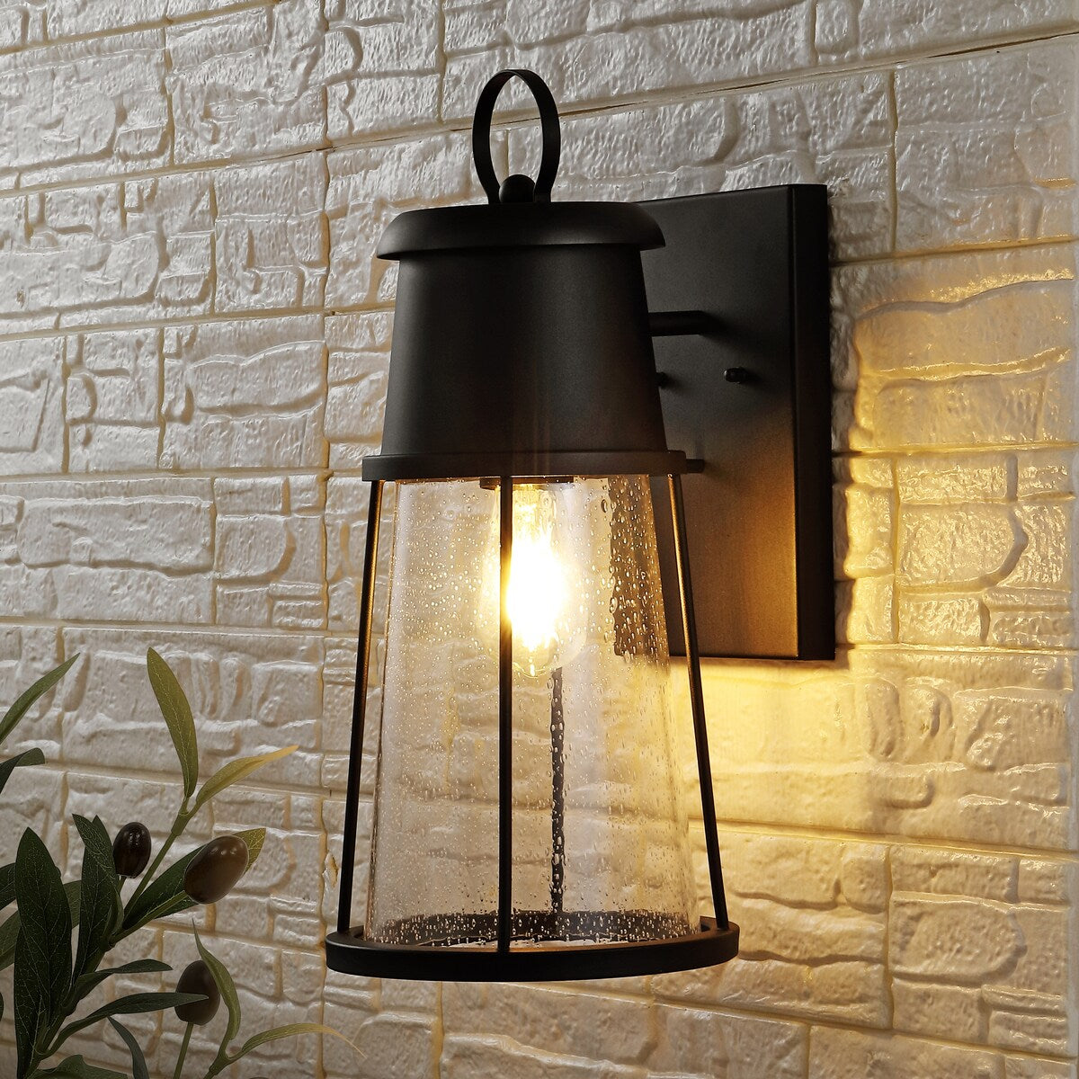 SAFAVIEH Lighting Pooja Outdoor Wall Sconce/Black - 8" W x 10" D x 18" H - 8Wx10Dx18H