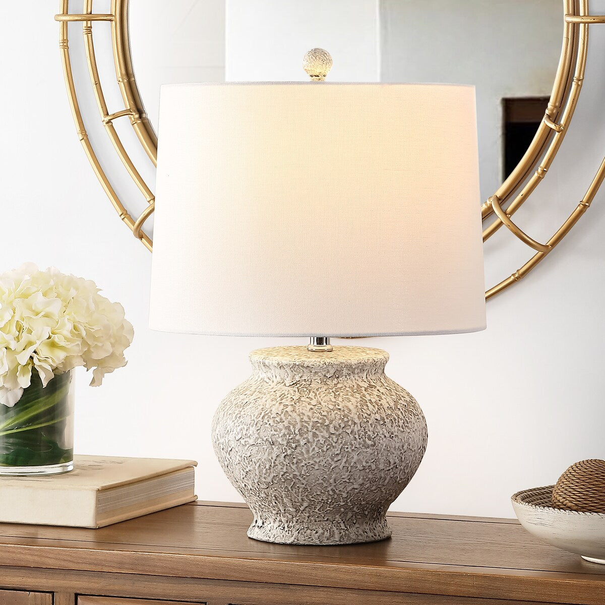 SAFAVIEH Lighting Rimah 21-inch Resin Table Lamp - 14" x 14" x 21" - 14Wx14Dx21H