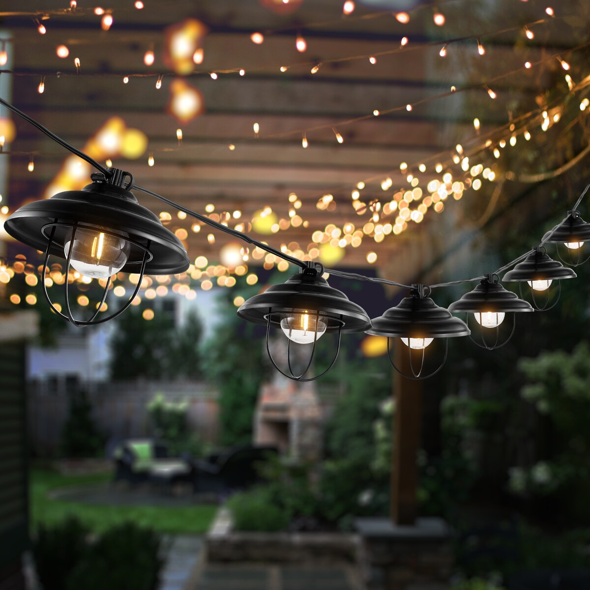 SAFAVIEH Lighting Sumayya 10 Ft LED Outdoor String Lights - Black - 120Wx5Dx4H